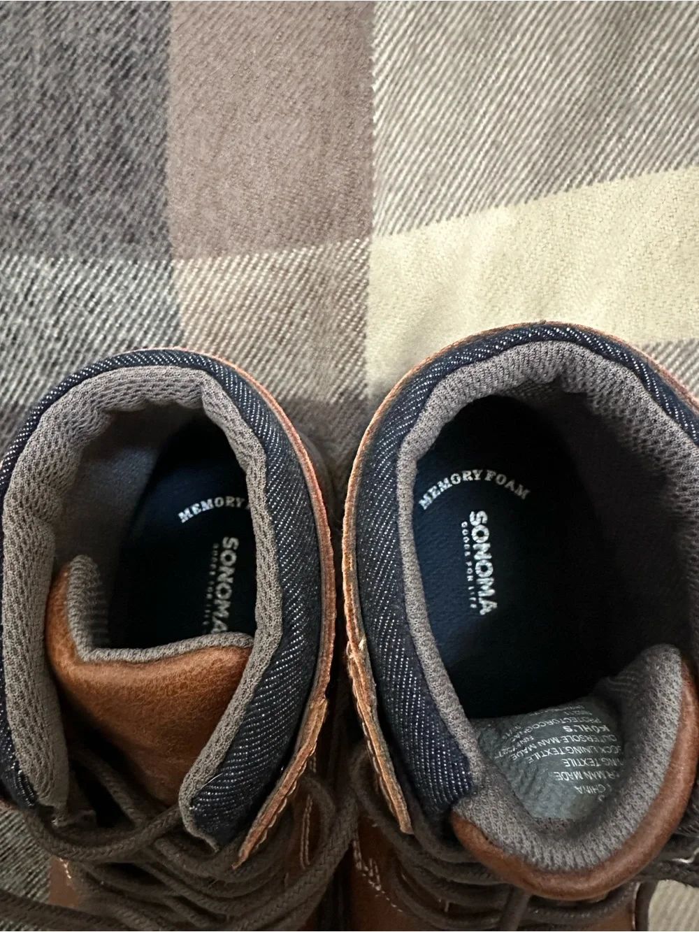 Like-New Boys Brown Lace-Up Boots